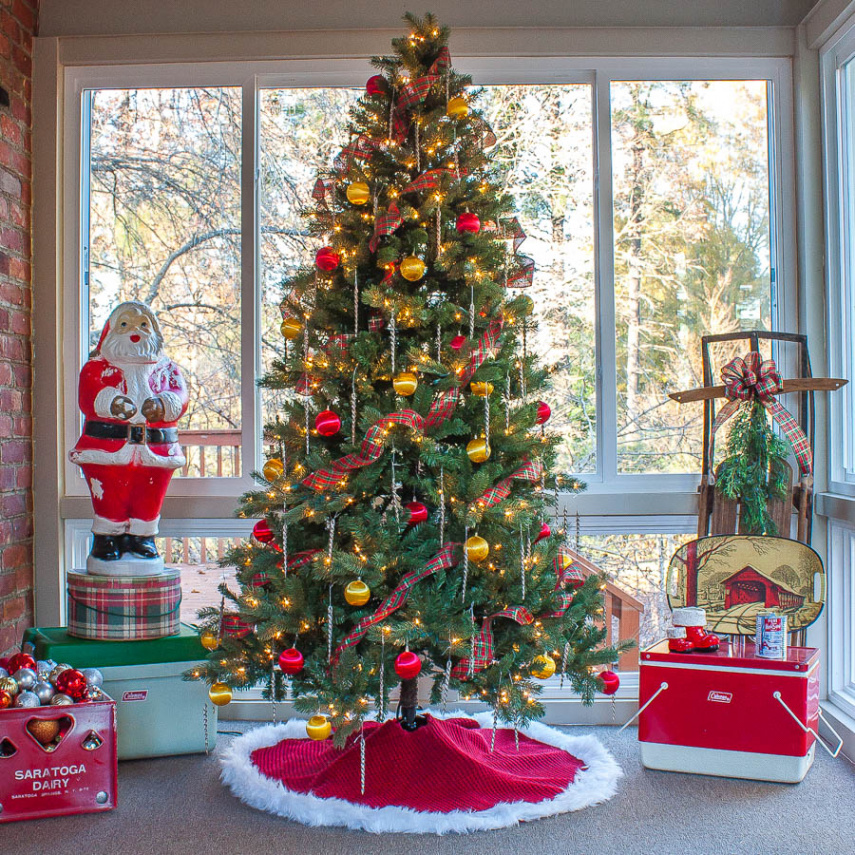 A Very Vintage Christmas on the Porch - Sweet Pea