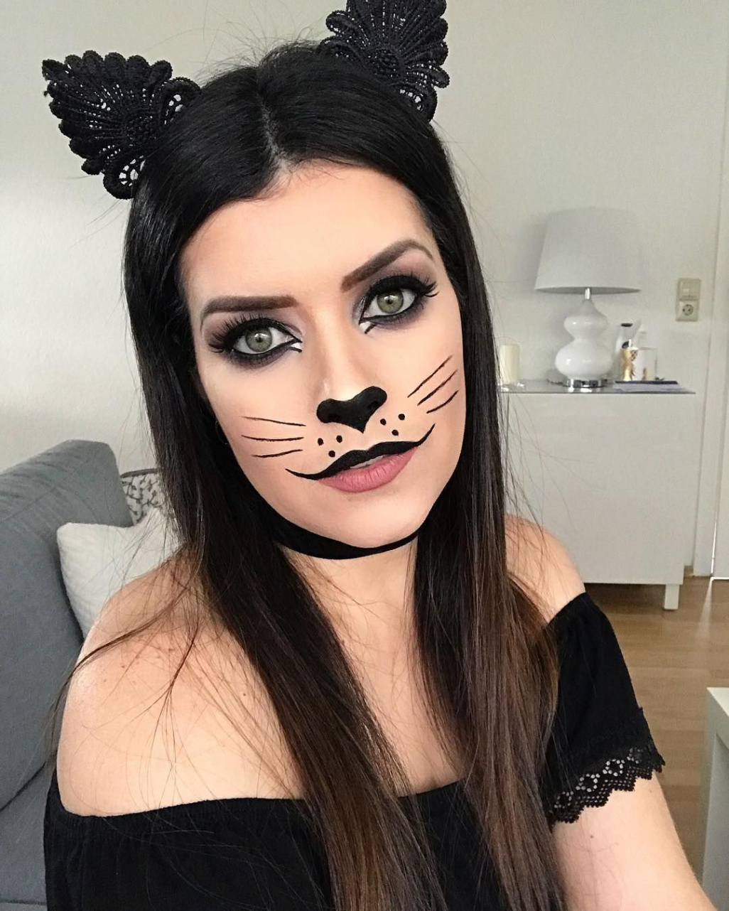 amazing and easy cat makeup look for halloween   Cat