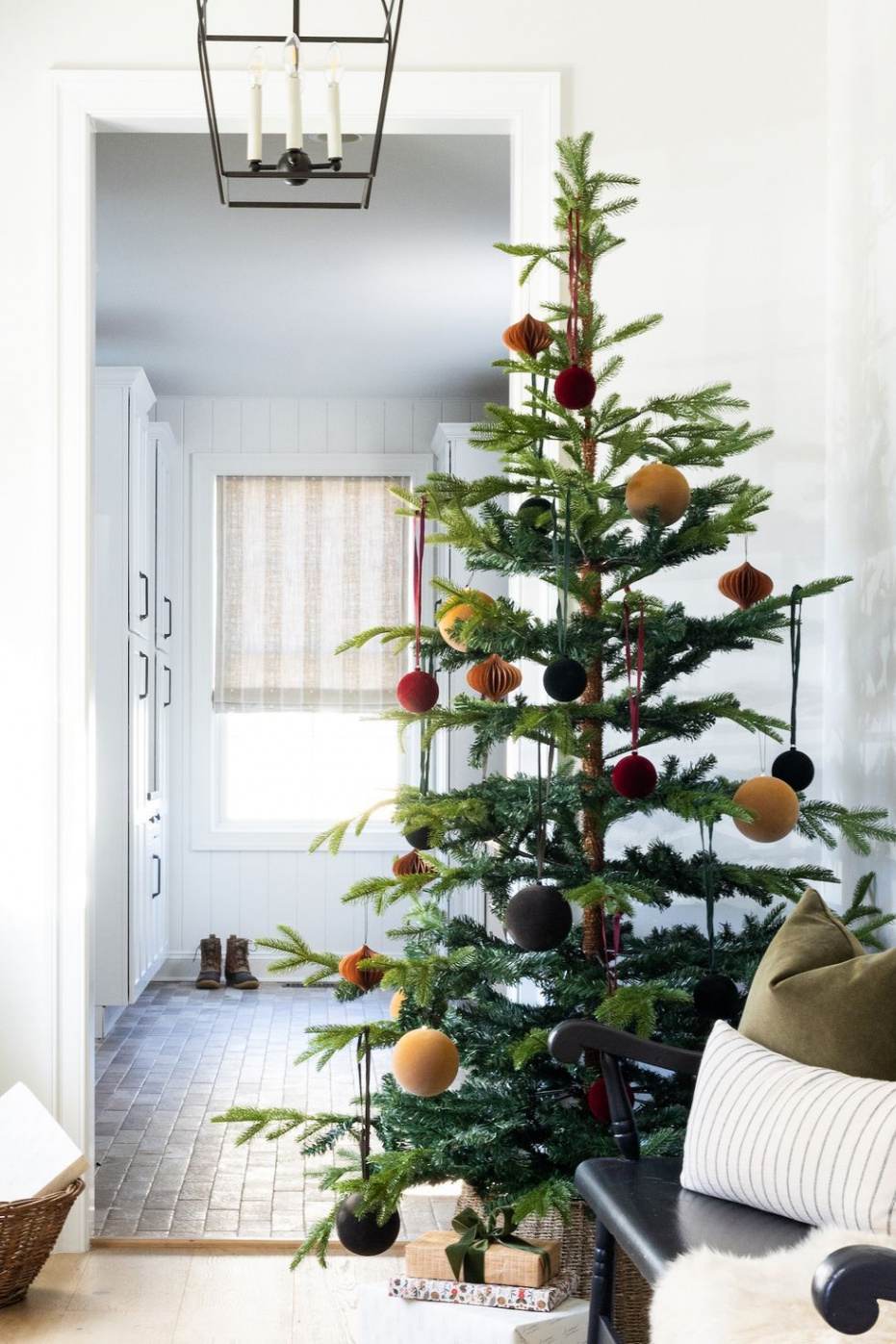 Best Christmas Tree Decorating Ideas, Picked By Editors