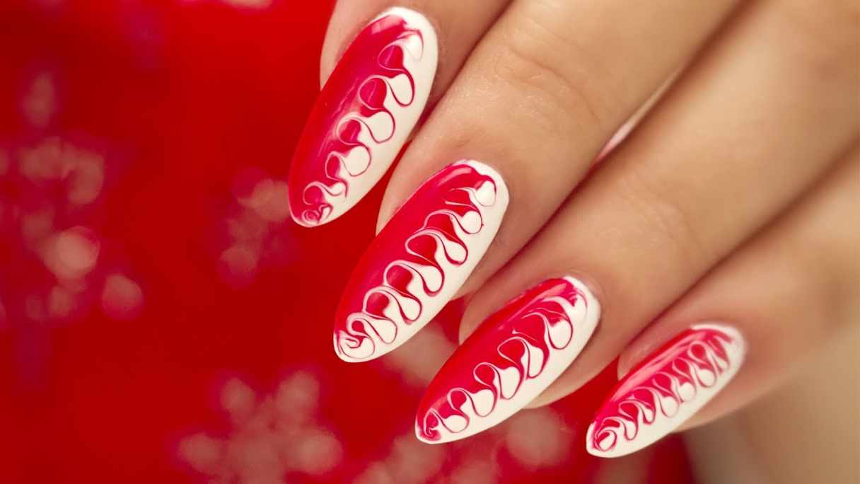 Christmas Gel Nail Art Two Tone Swirl