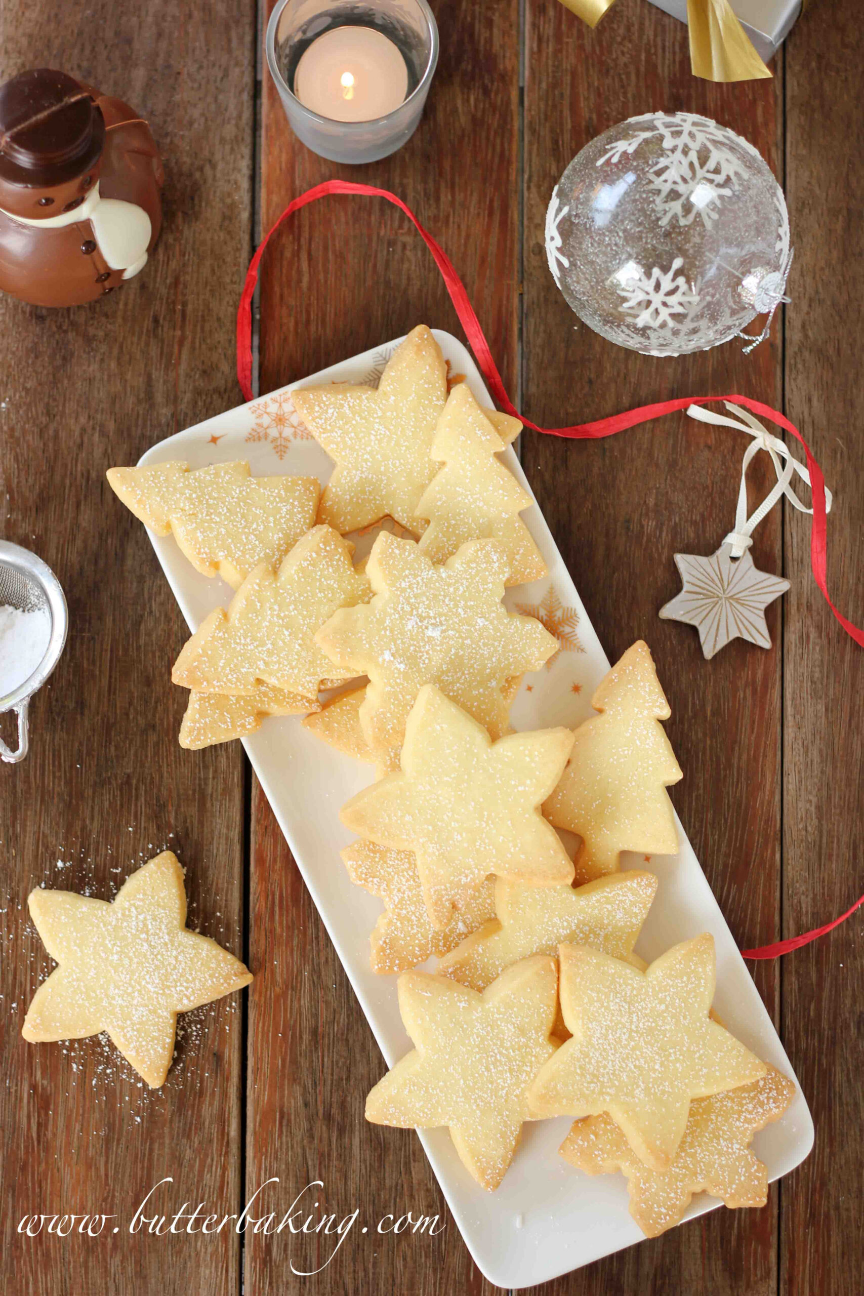 CHRISTMAS SHORTBREAD COOKIES