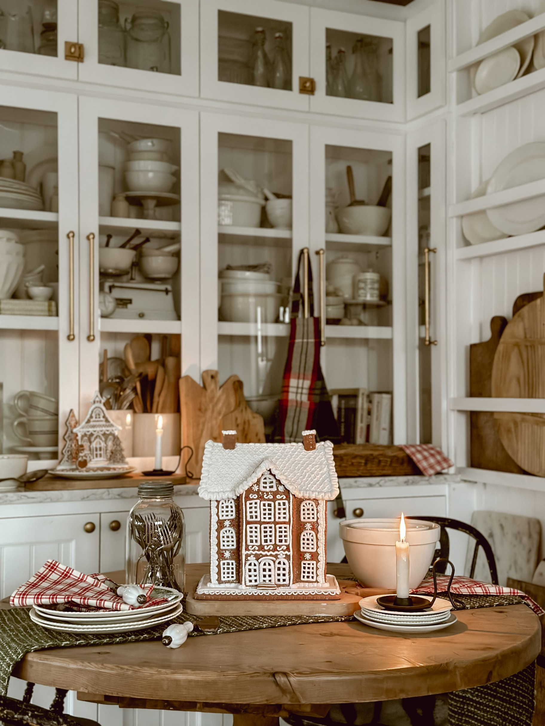 Cozy Cottage Farmhouse Gingerbread House - Cozy Cottage Farmhouse