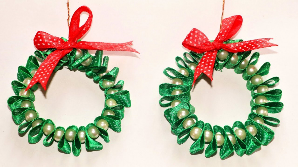 DIY Christmas Ornaments  Ribbon & Pearl Wreath  Christmas Tree Decorations