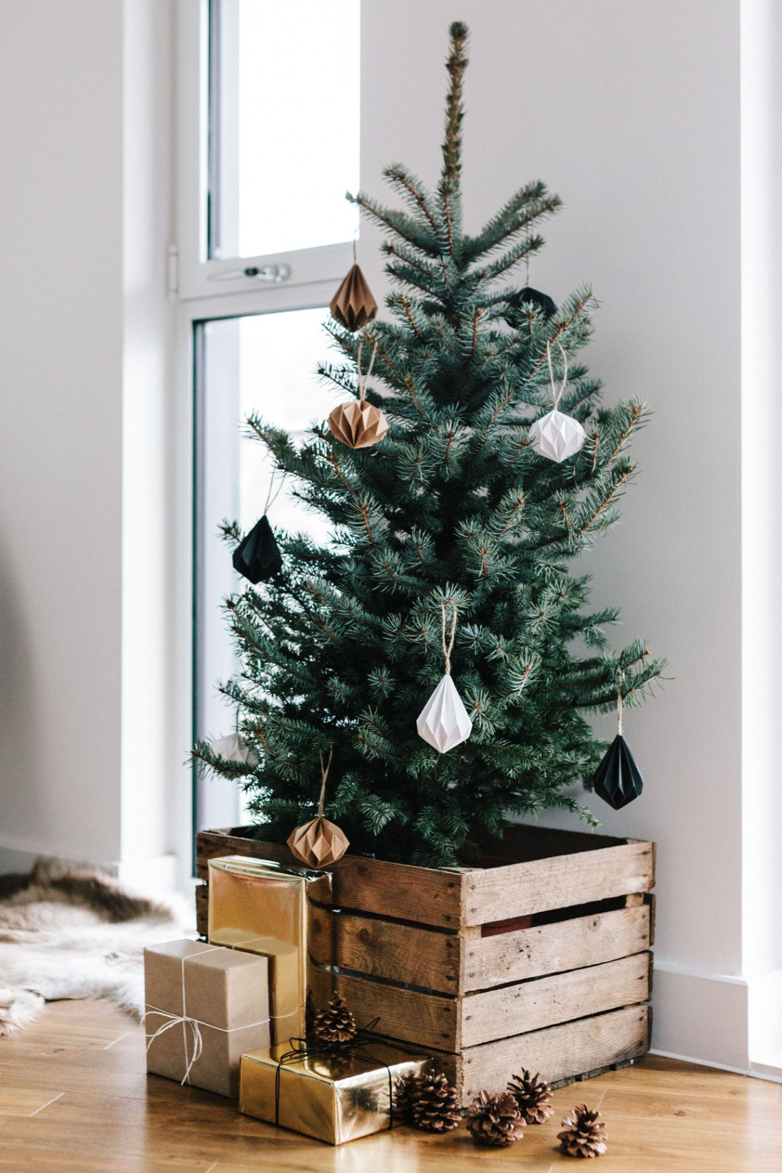 Easy DIY Christmas Tree Stand Ideas