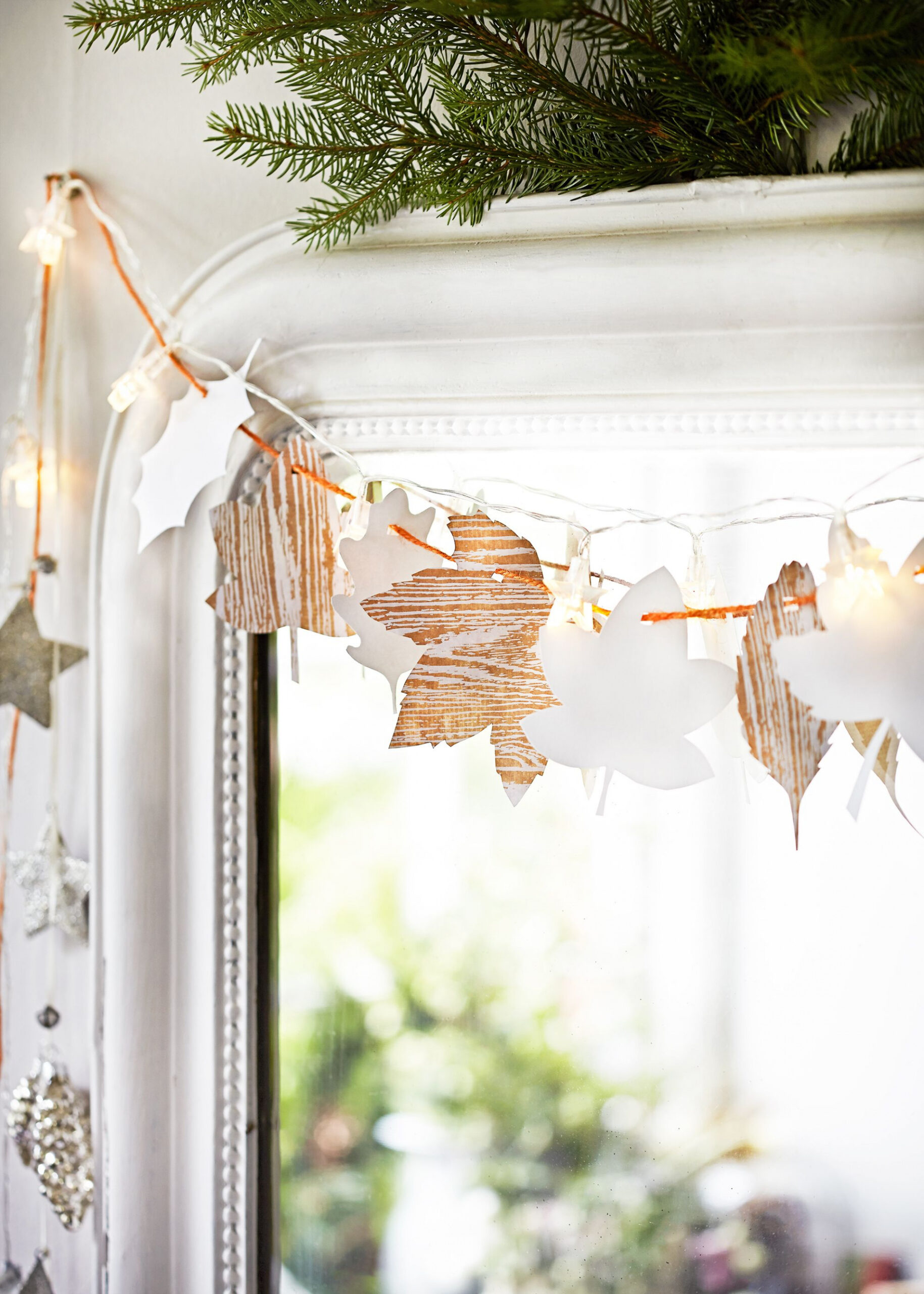 Easy DIY Christmas Window Decorations - Best Holiday Window Ideas