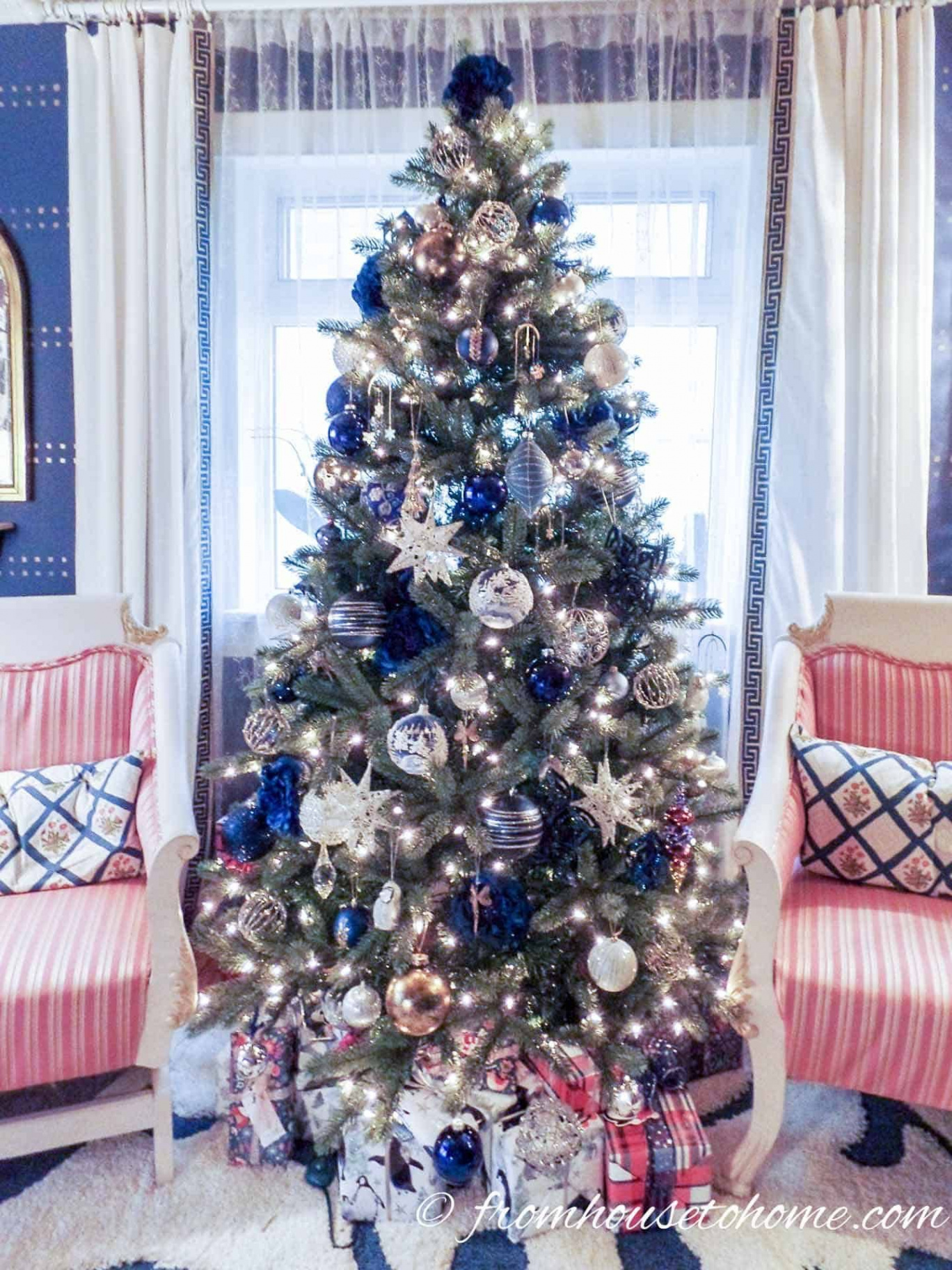 Elegant Color Themed Christmas Tree Ideas  Blue christmas tree