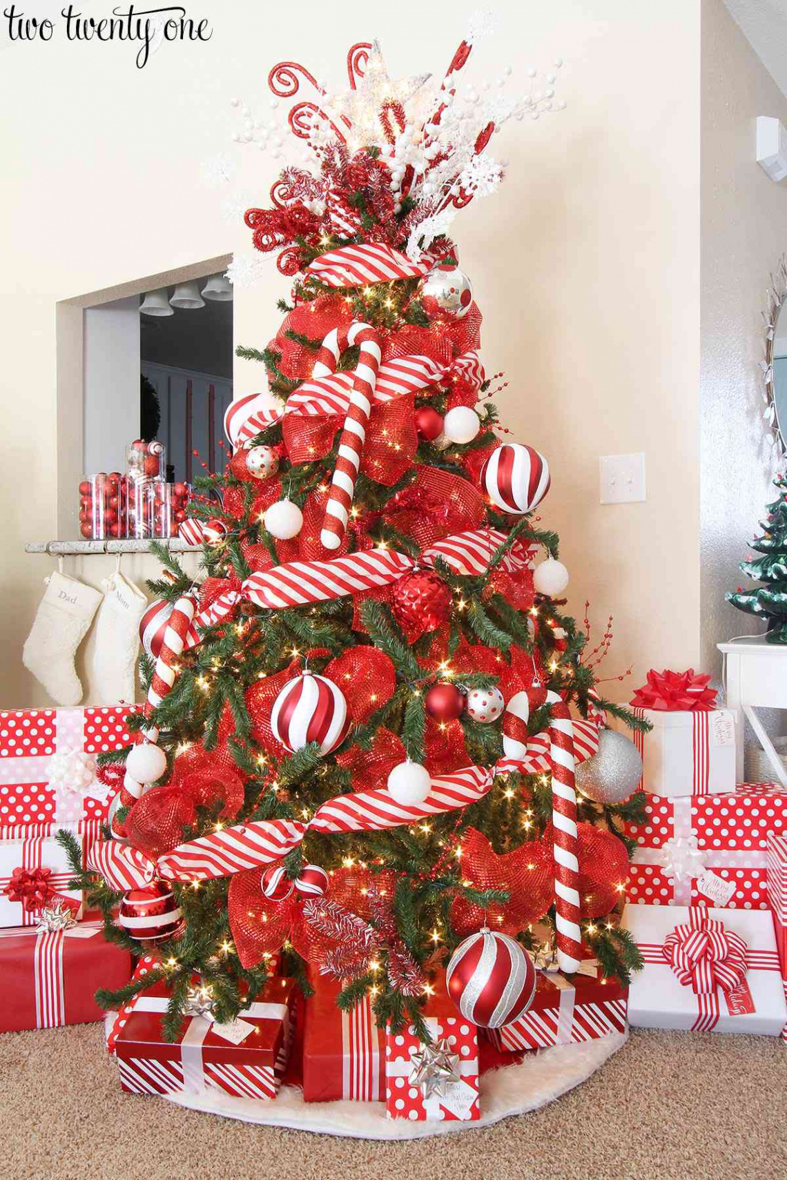 Festive Christmas Tree Garland Ideas