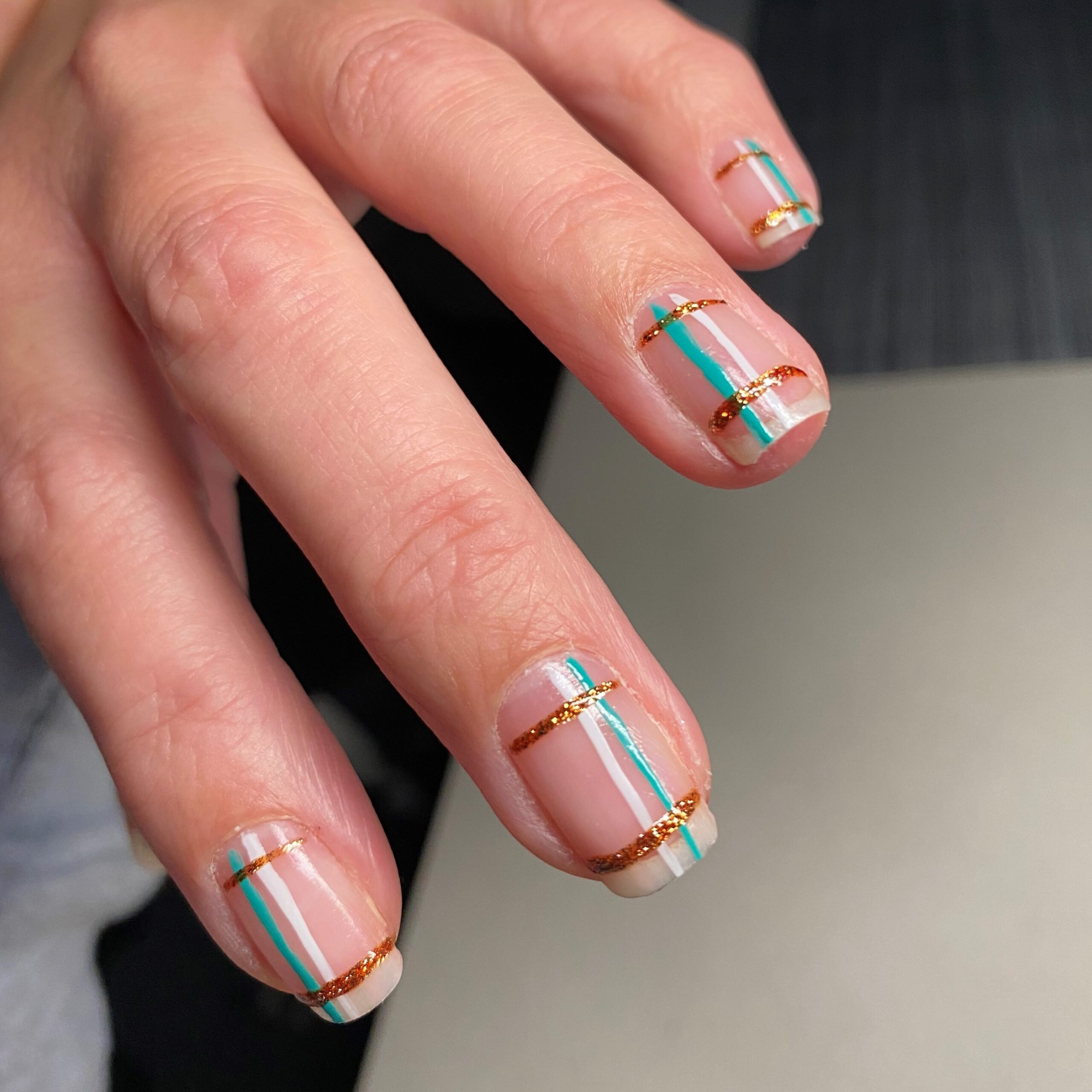 Festive Nail Art Tutorial For Christmas: Festive Plaid - Beauty