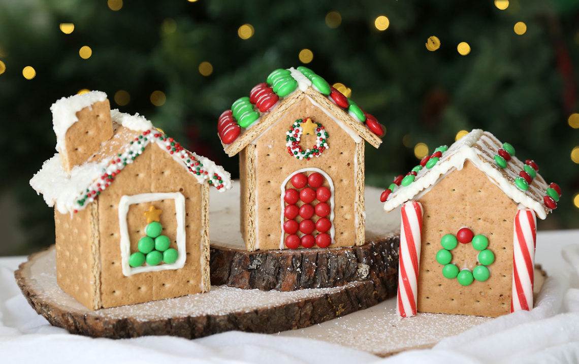 Graham Cracker Gingerbread Houses the EASY Way! - It