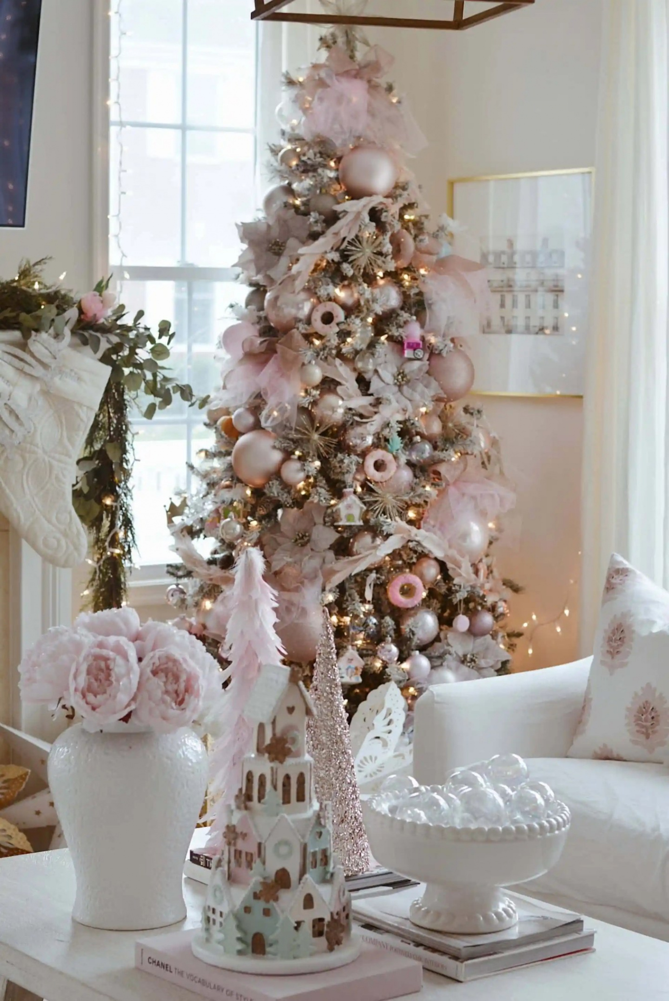 How to Decorate a Gorgeous Pink Christmas Tree - The Pink Dream