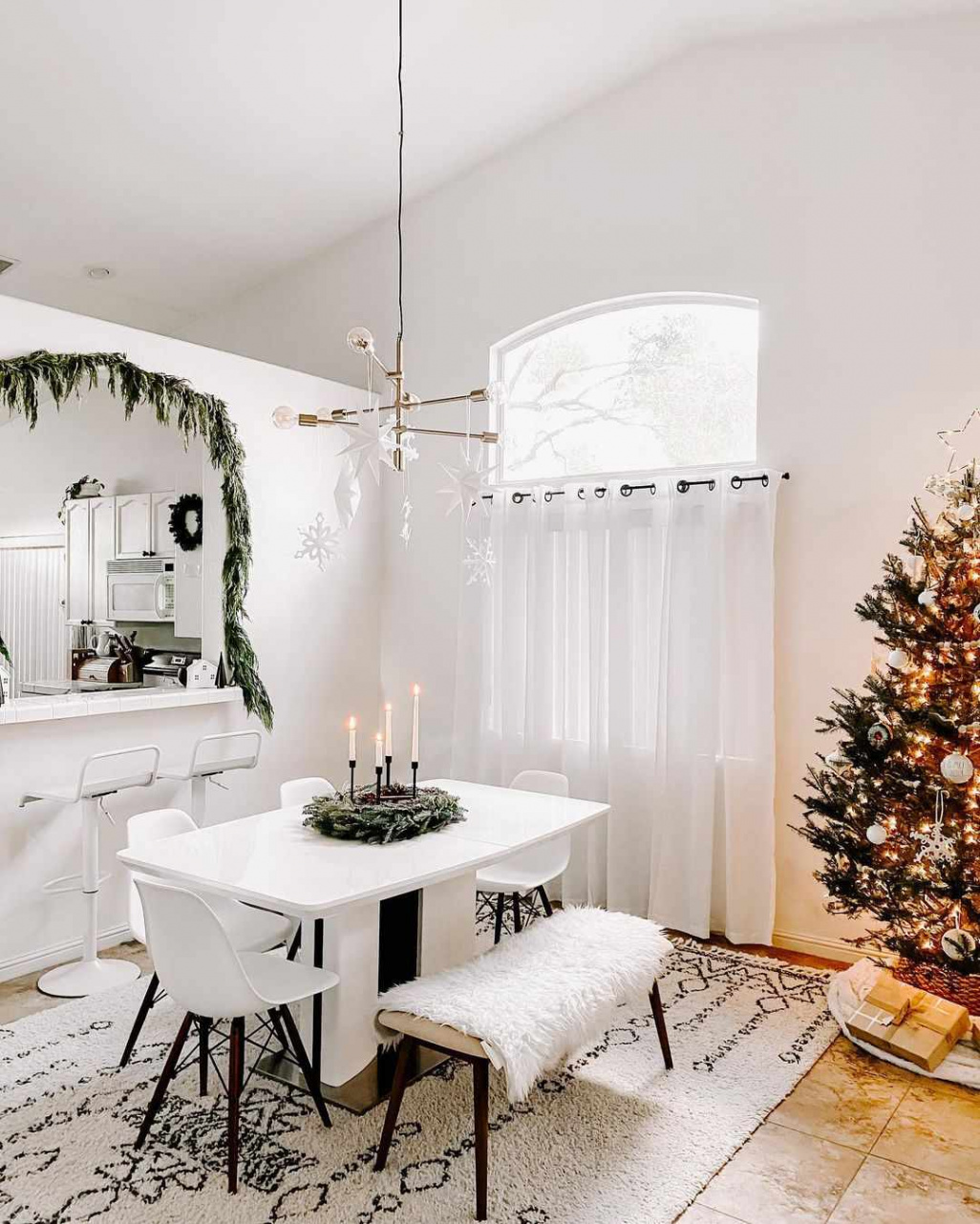 Minimalist Christmas Decorating Ideas Anyone Can Recreate