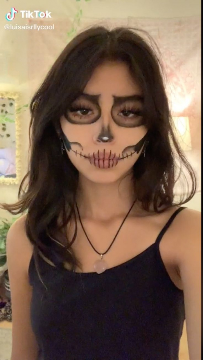 Pin by ༄ ✧୭°⁎⁺˳✧༚ ༄ ୭° *·˚ ༉‧₊˚✧ on halloween  Skull makeup