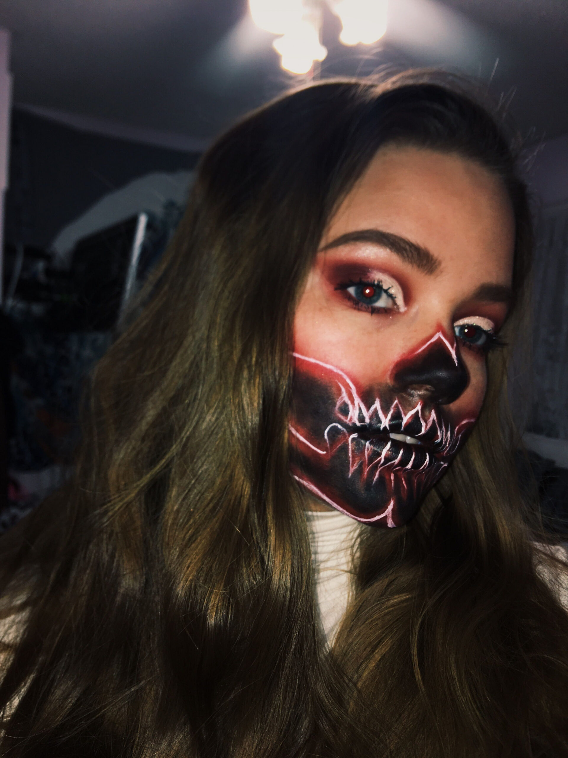 Red neon skull Halloween makeup look  Maquillaje de halloween