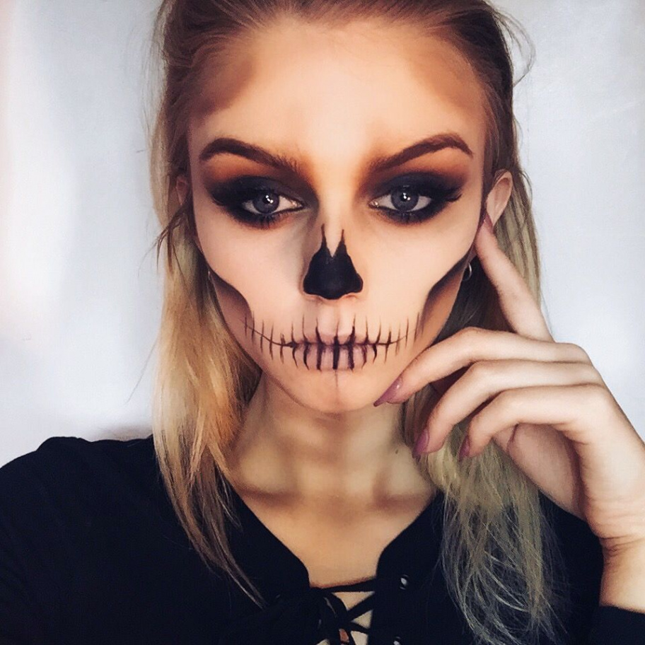 Simple skull  Halloween makeup, Halloween skeleton makeup