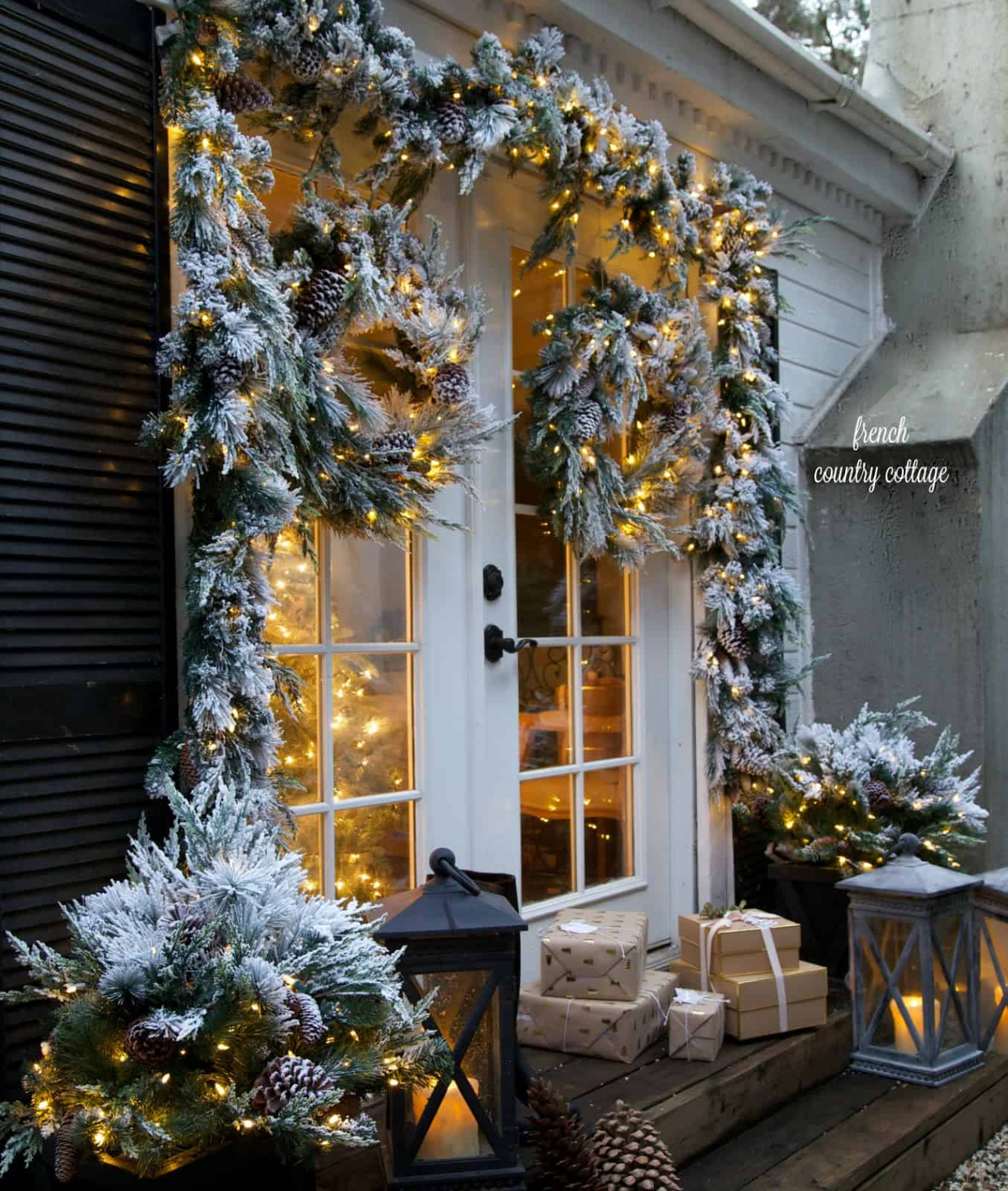 Stunning Outdoor Christmas Decorations To Make The Season Bright