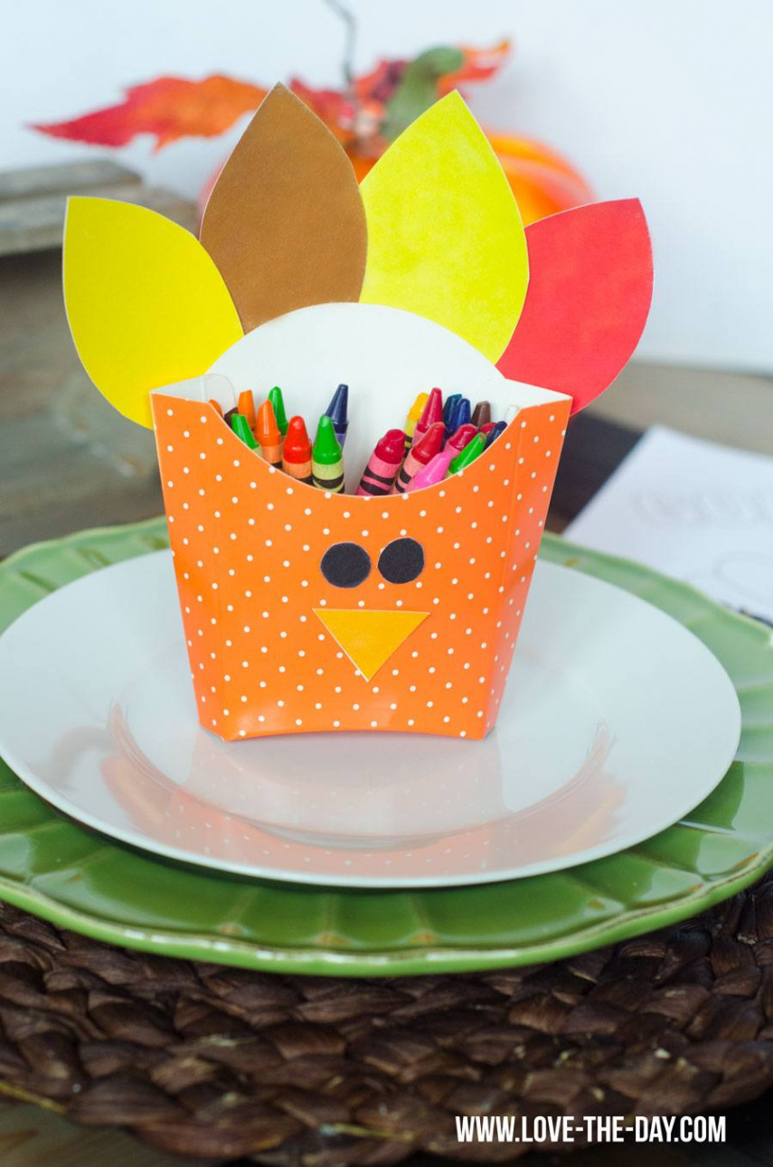 Thanksgiving Crafts for Kids:: DIY Turkey Boxes