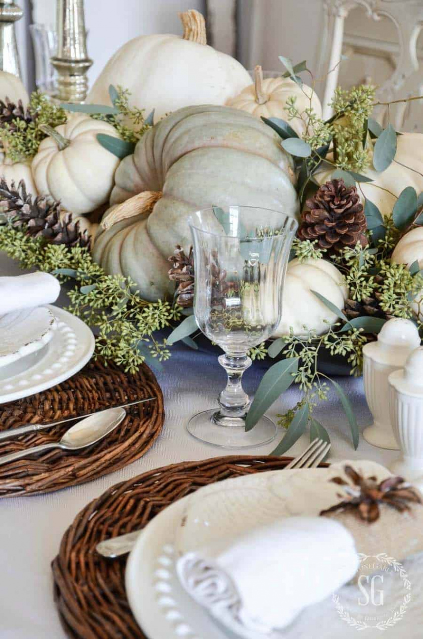 + Thanksgiving tablescape decorating ideas with natural elements