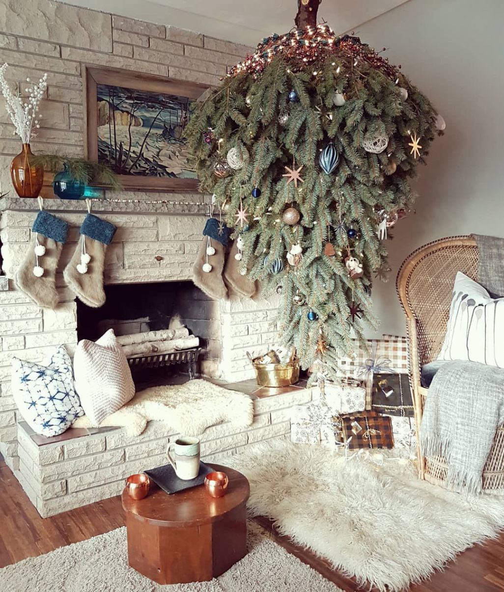 The Upside-Down Christmas Tree Trend: How to Get the Look