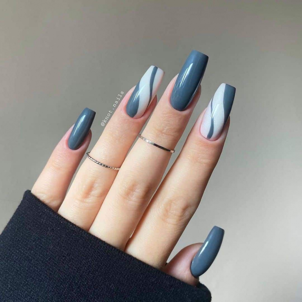 Top  Amazing Winter Nail Design Ideas  (Simple & Extravagant