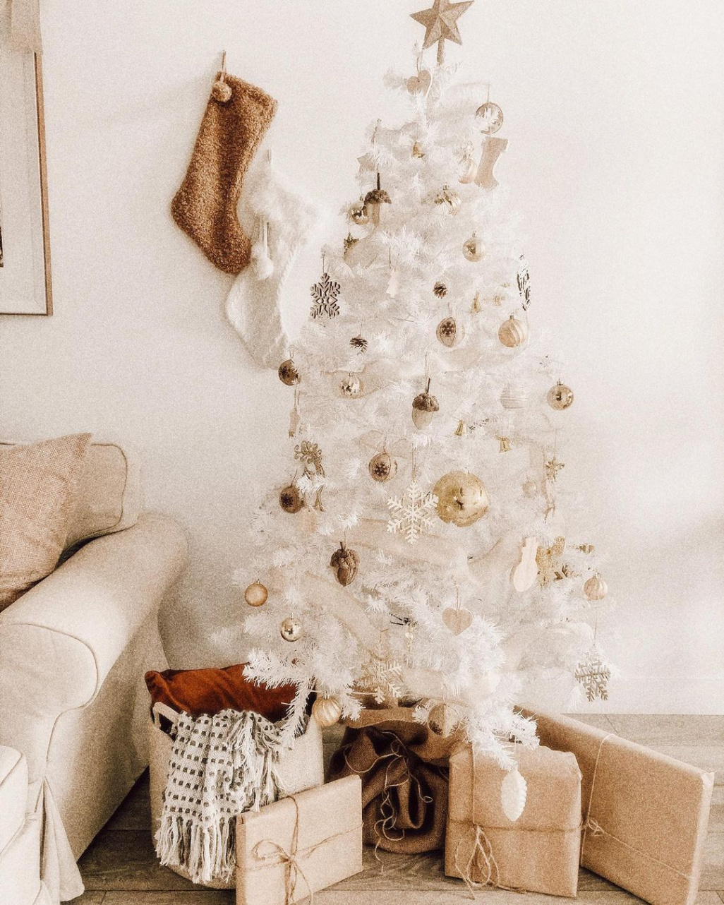 Beautiful White Christmas Tree Ideas for Your Home