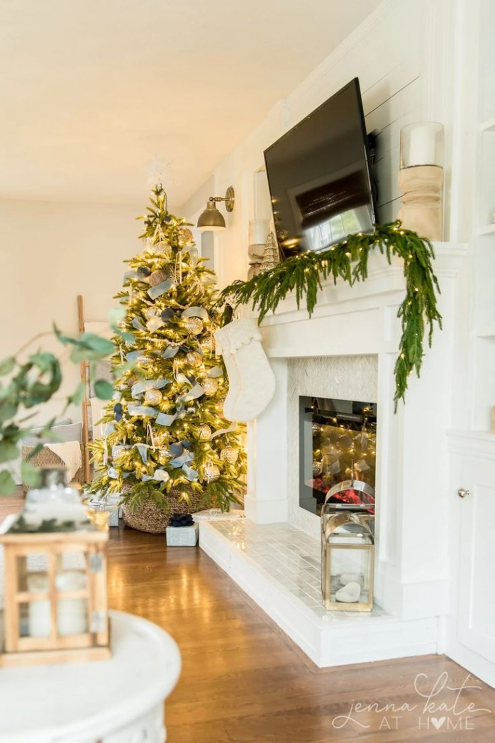 Christmas Decor Ideas Yellow Room in   Silver christmas