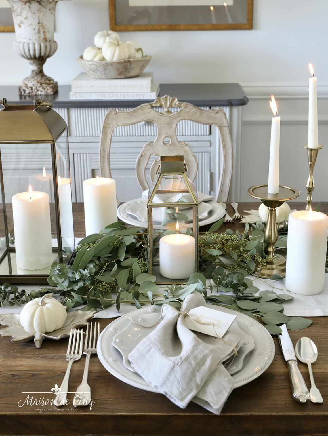 Easy Thanksgiving Table Setting in Shades of Gold & White