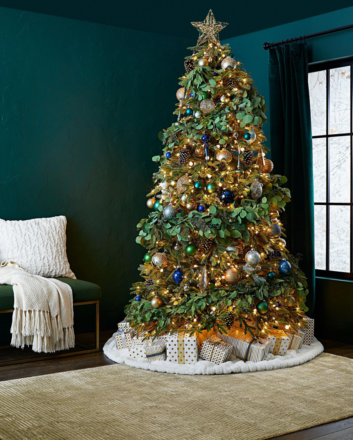 How to Put Lights on a Christmas Tree for a Gorgeous Holiday Glow