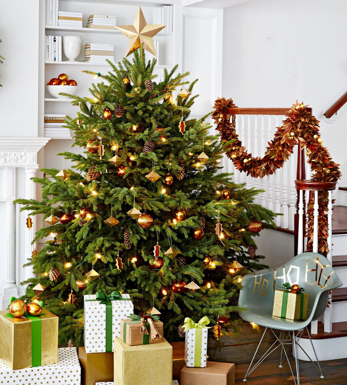 How to Put Lights on a Christmas Tree for a Gorgeous Holiday Glow