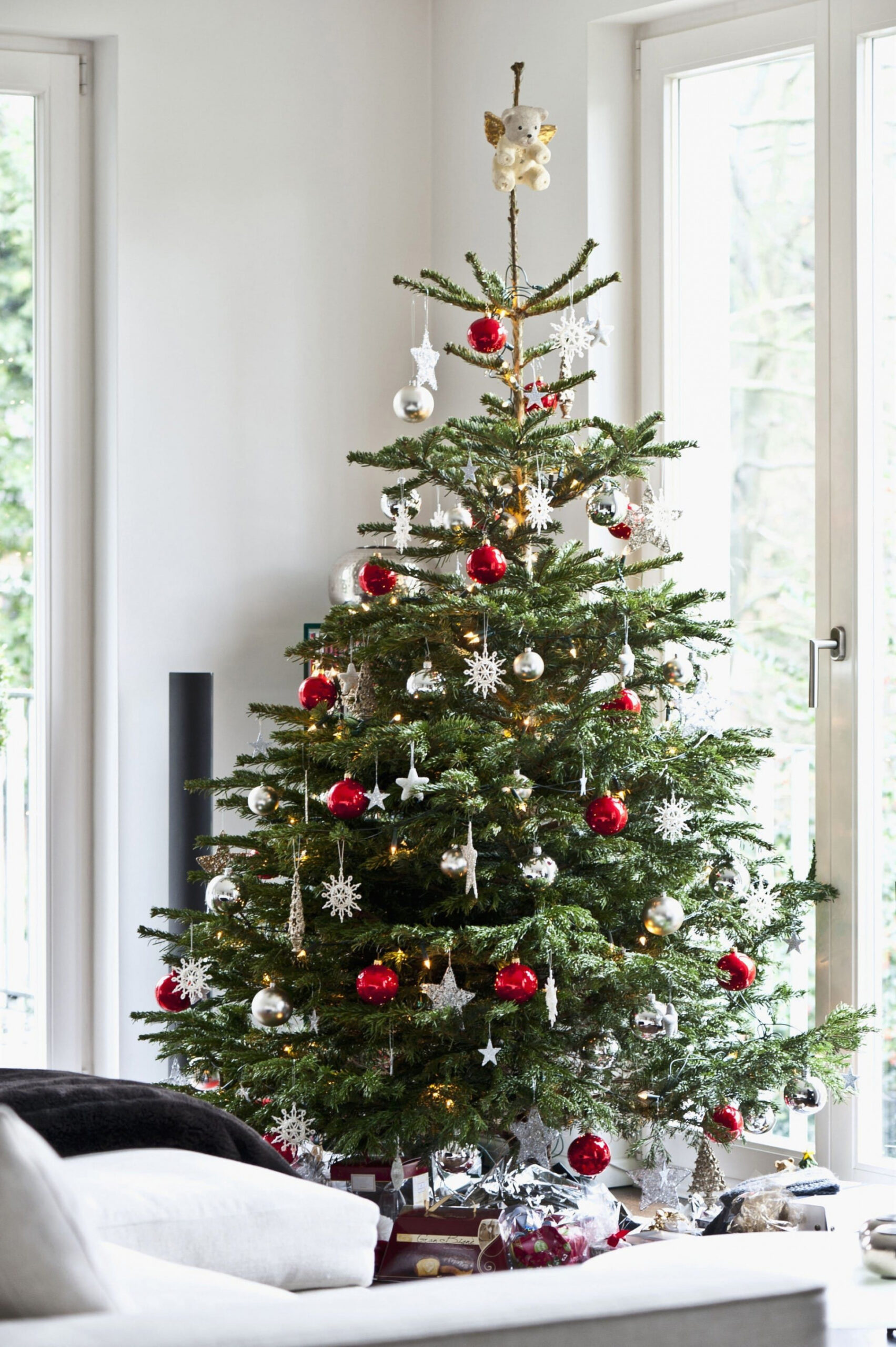 Incredibly Chic Modern Minimalist Christmas Trees  Minimalist