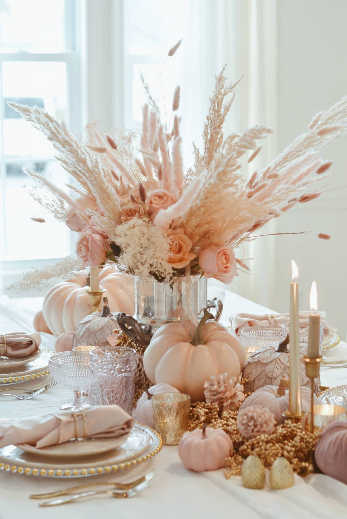 Pastel Thanksgiving Table Decor - The Pink Dream