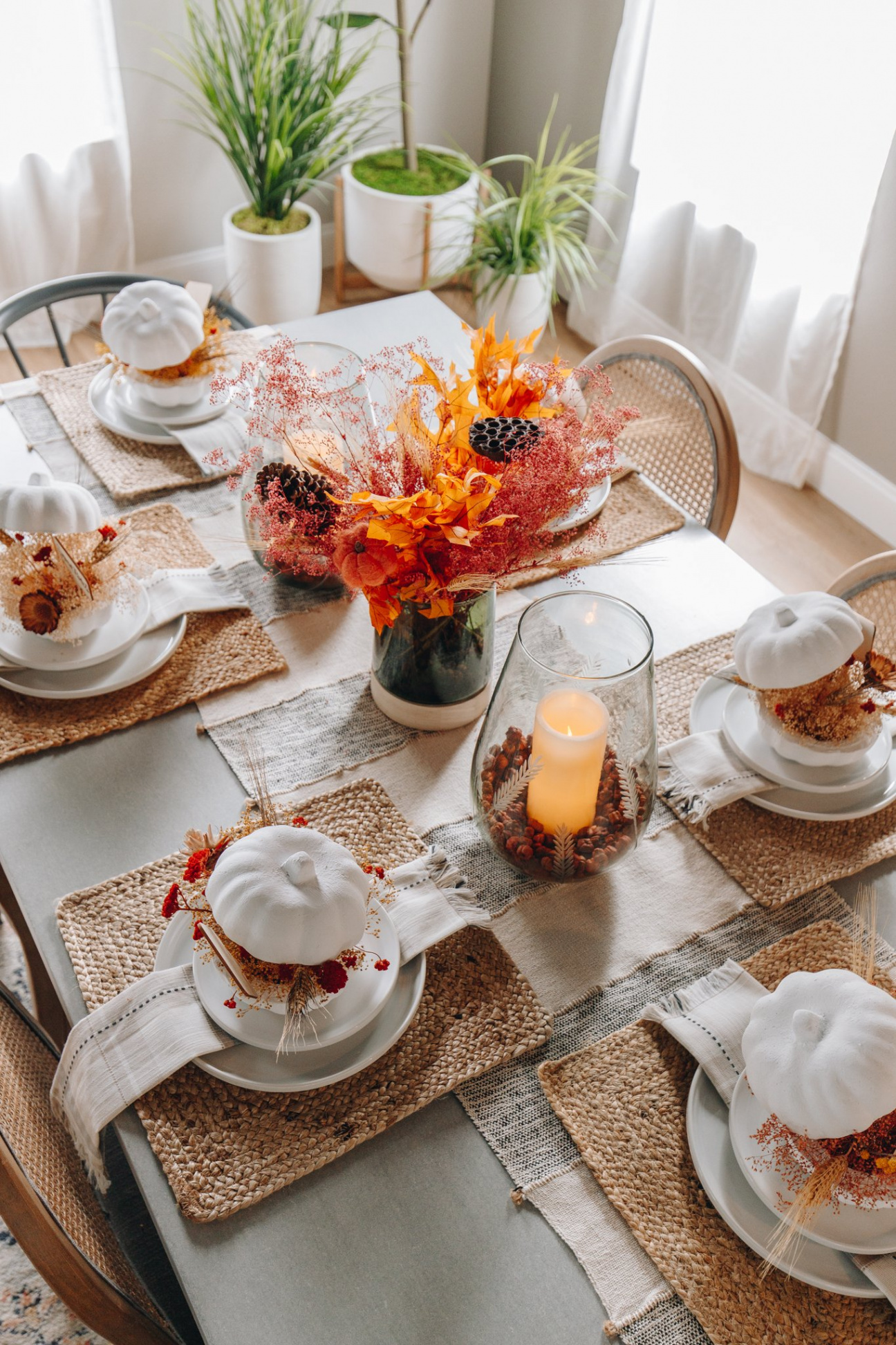 Simple Thanksgiving Table Setting Tips That Will Wow Your Guests