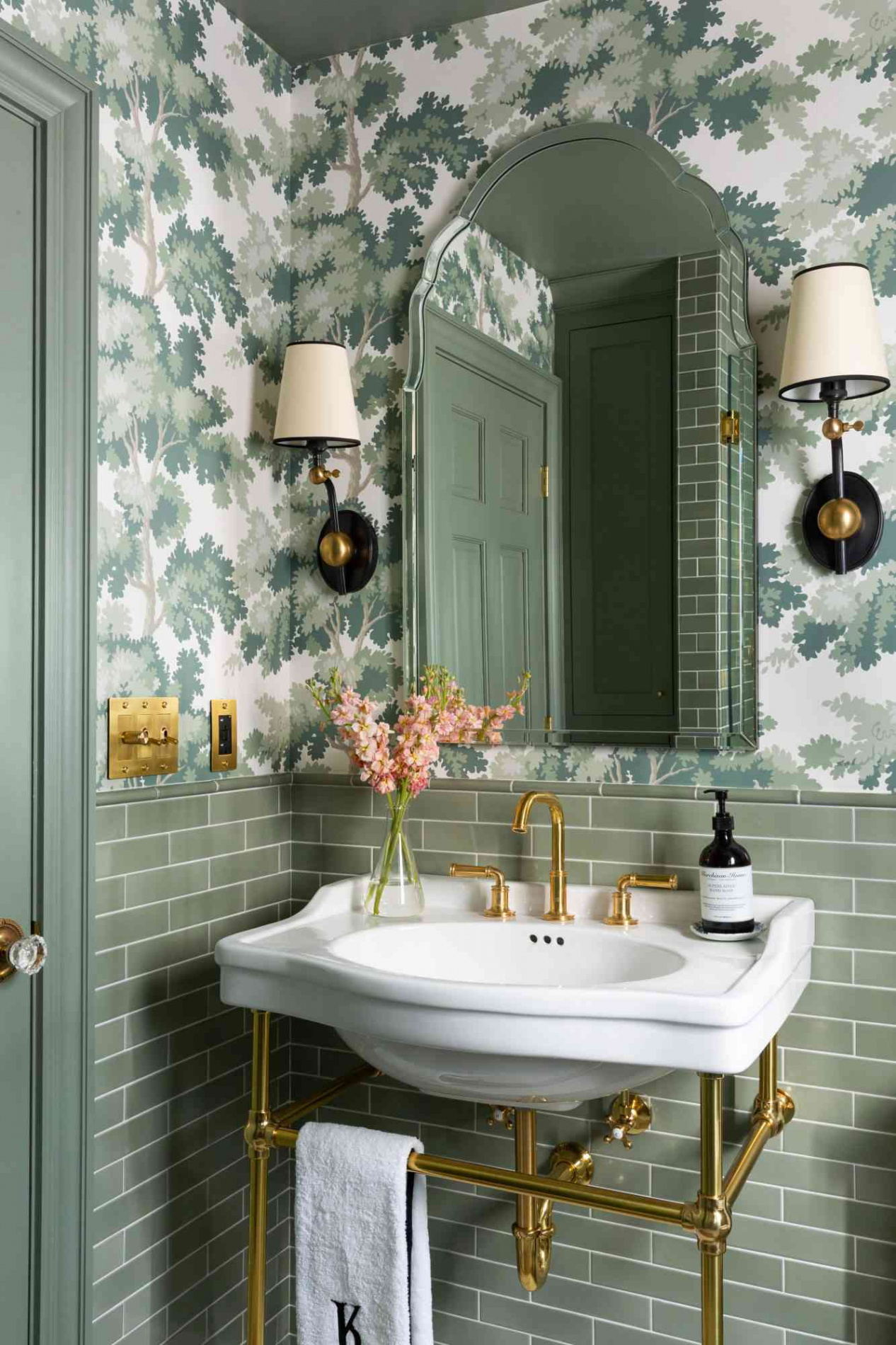 This Charming Green Powder Room Is a Lesson in Choosing Tile (and