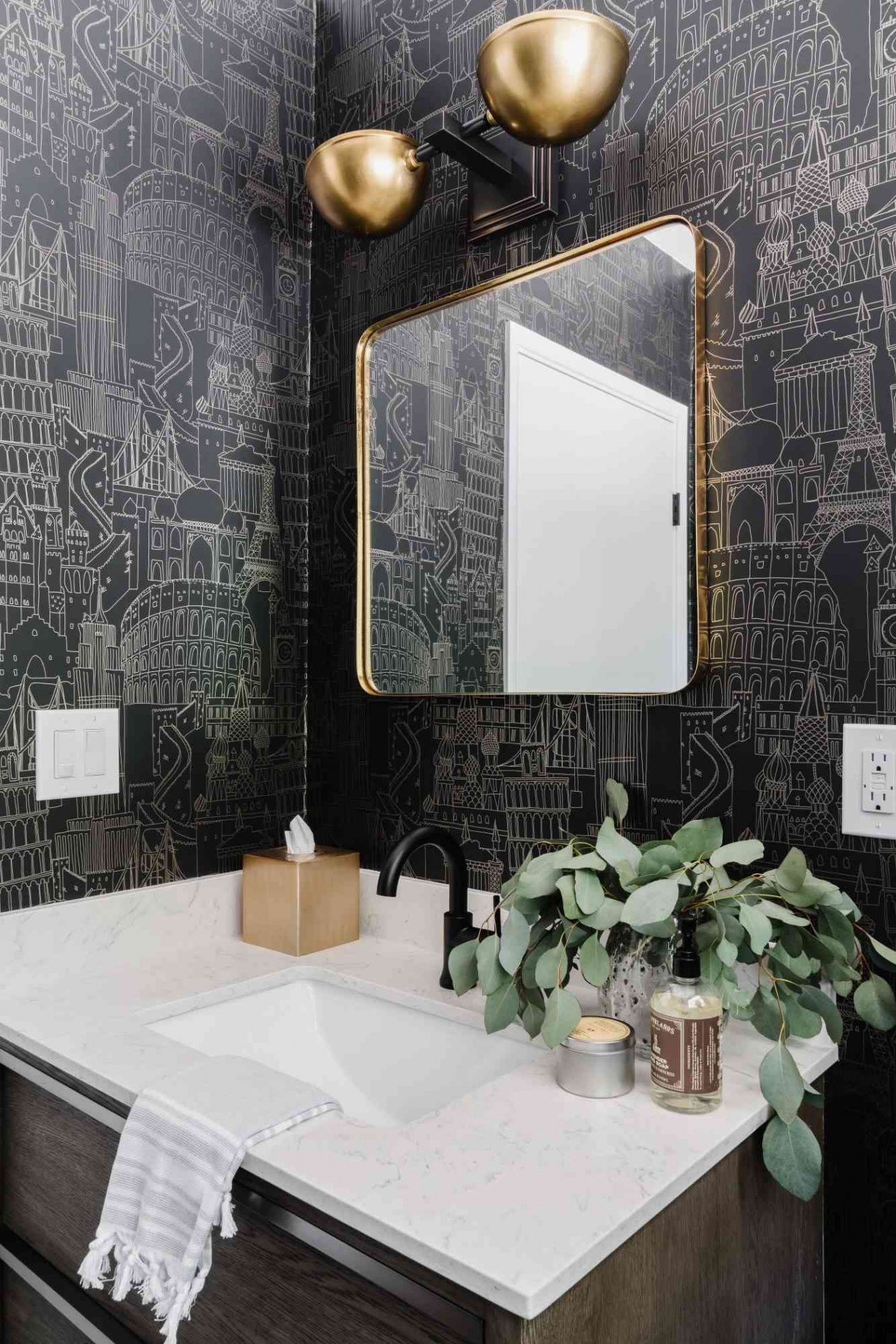 Bathroom Wallpaper Ideas That Will Transform Your Space