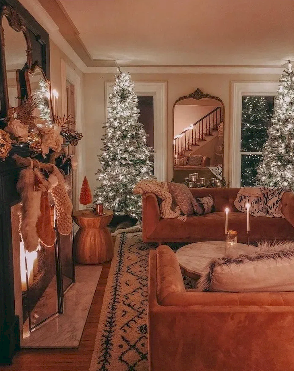 Christmas Tree Room Wallpaper